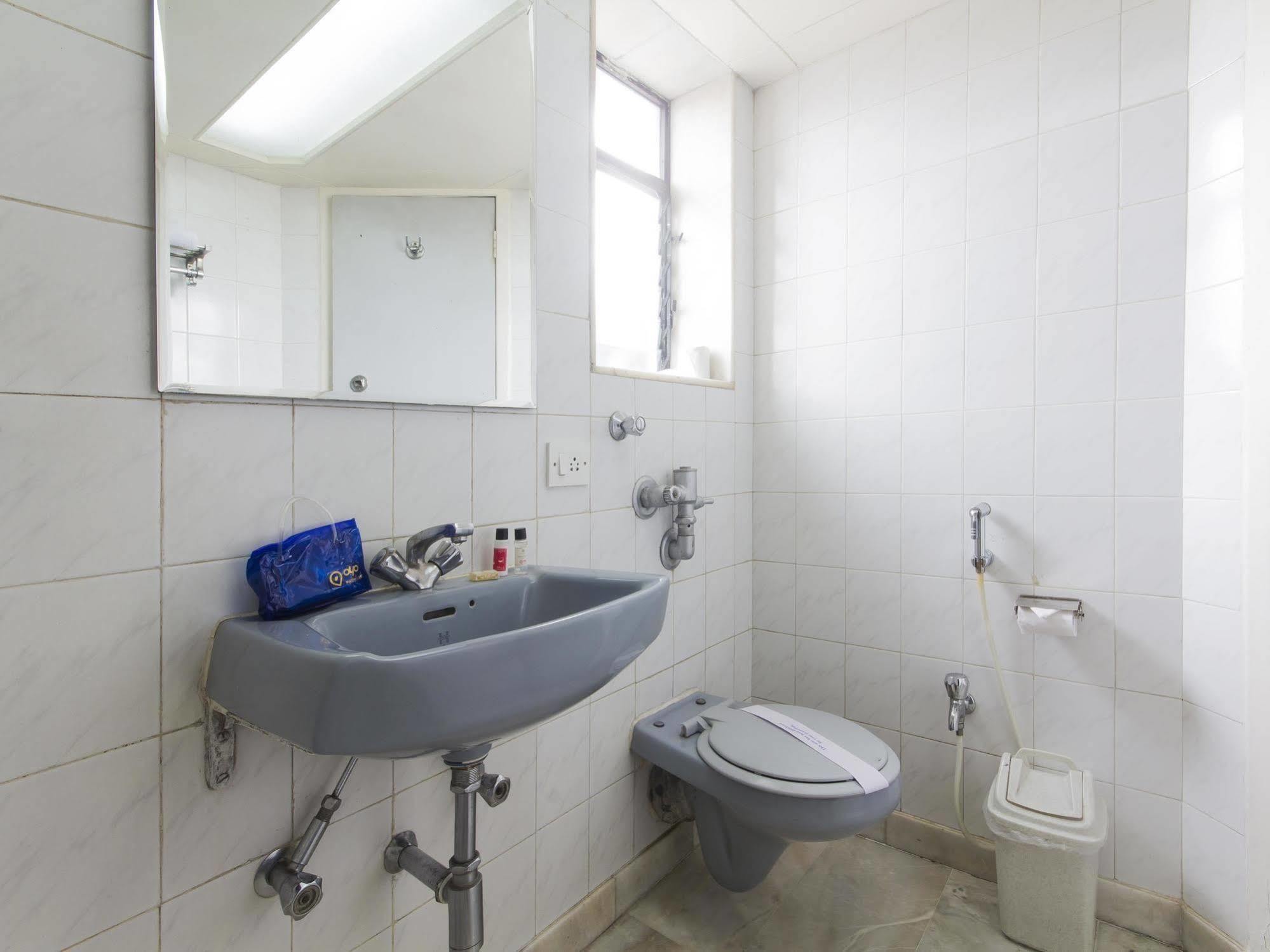Hotel Ashray International, Sion - Near Bkc 뭄바이 외부 사진