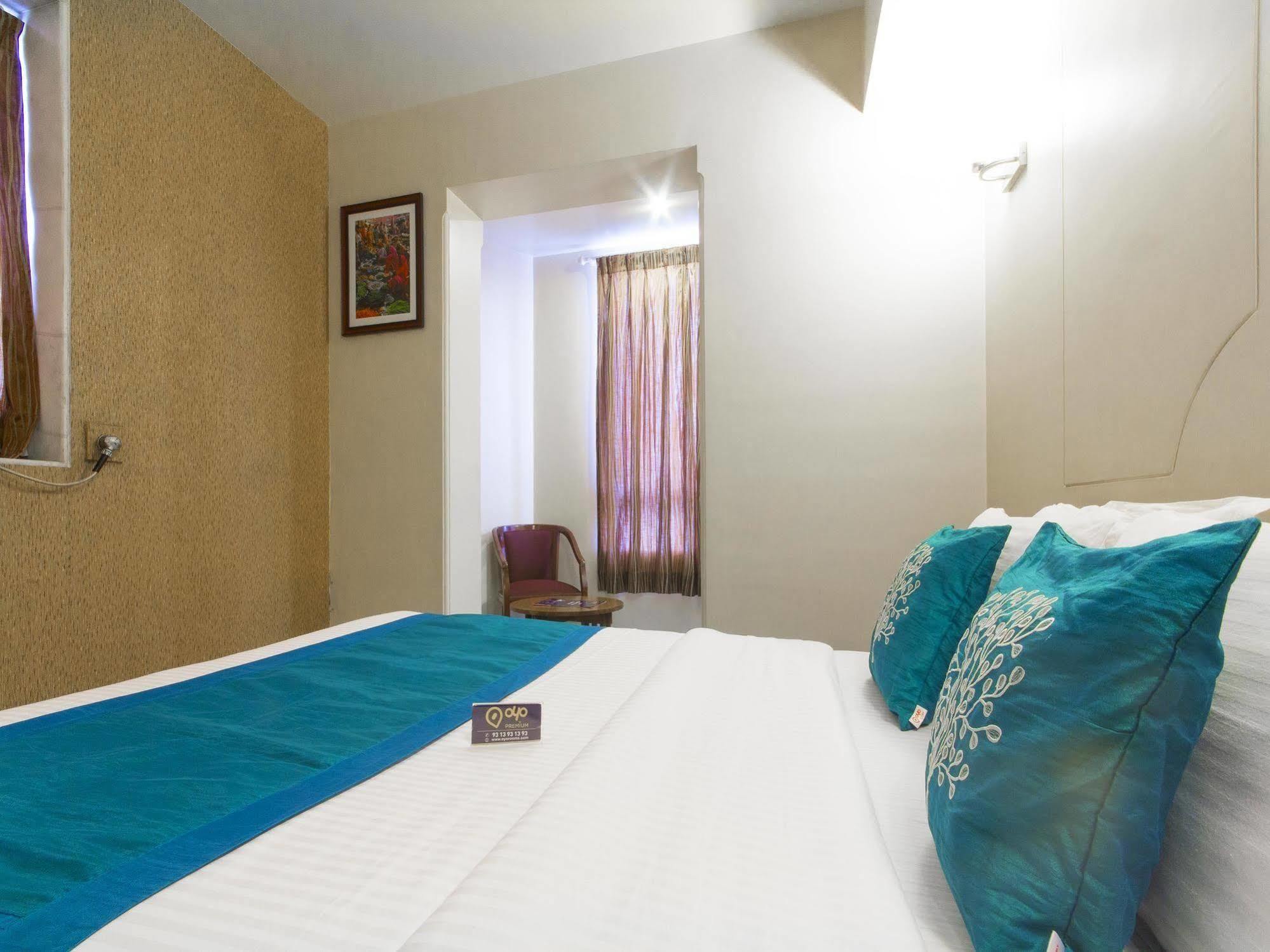 Hotel Ashray International, Sion - Near Bkc 뭄바이 외부 사진