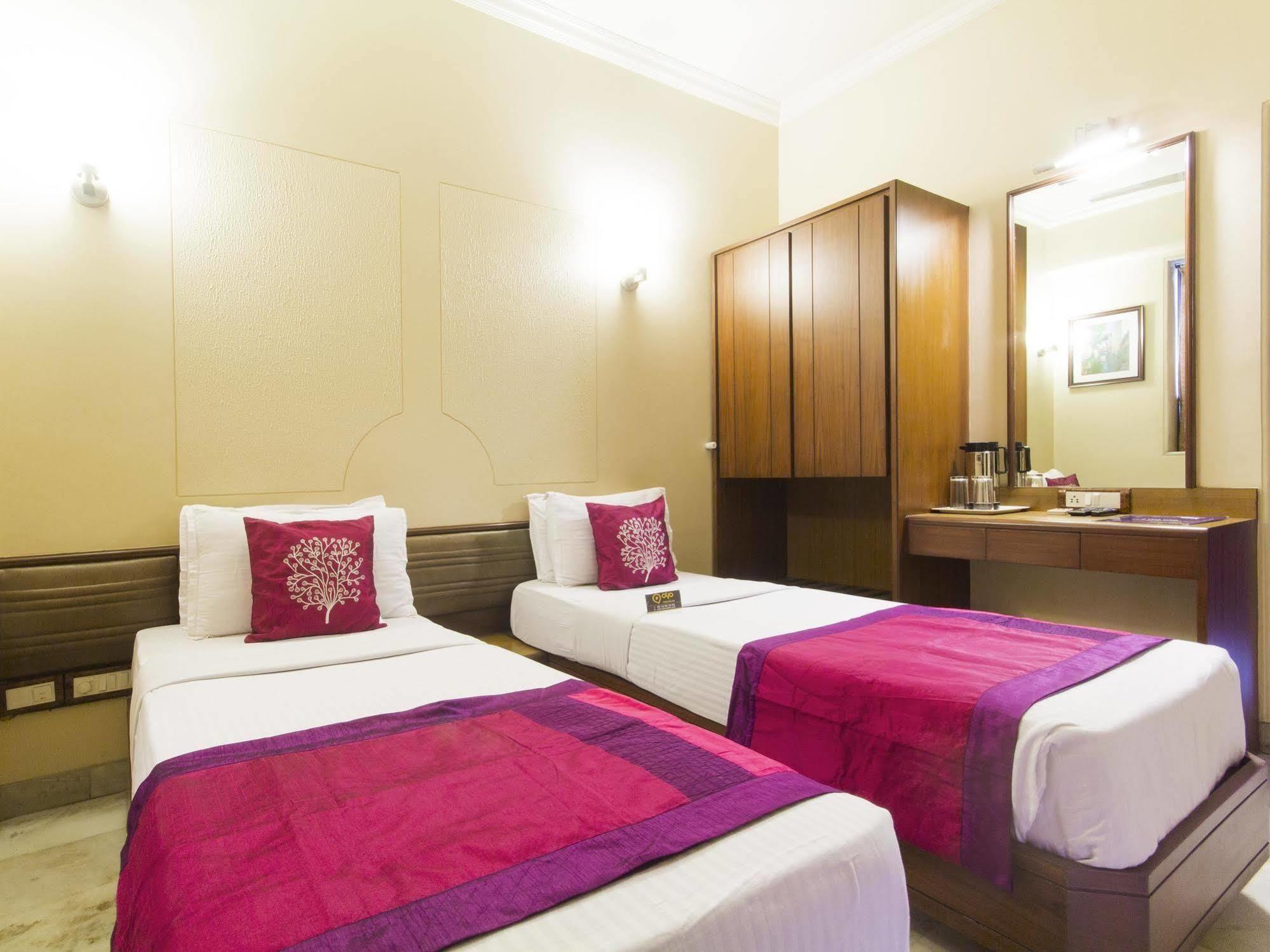 Hotel Ashray International, Sion - Near Bkc 뭄바이 외부 사진
