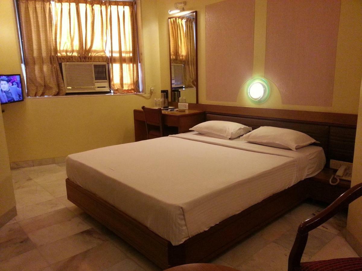 Hotel Ashray International, Sion - Near Bkc 뭄바이 외부 사진