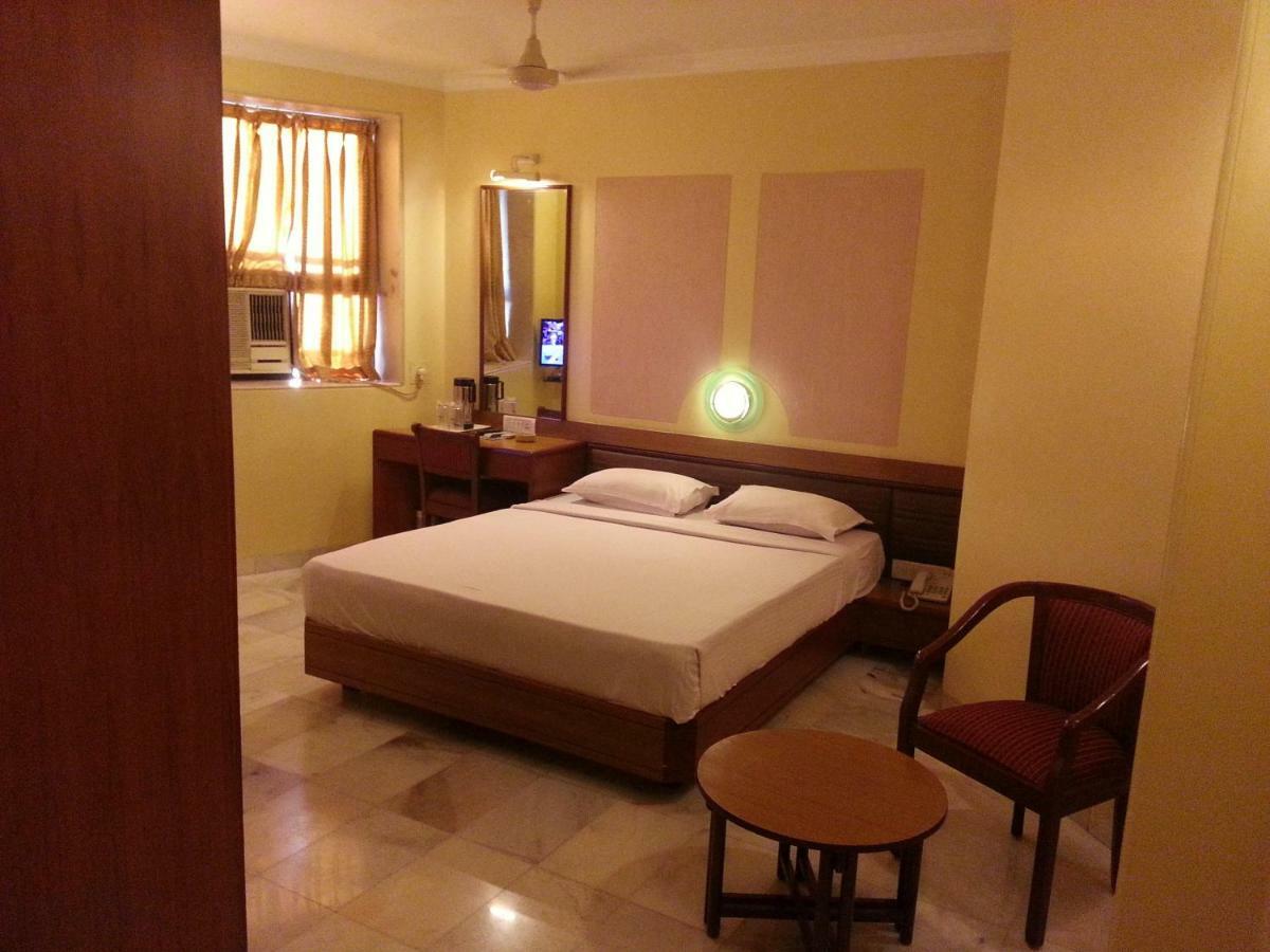 Hotel Ashray International, Sion - Near Bkc 뭄바이 외부 사진