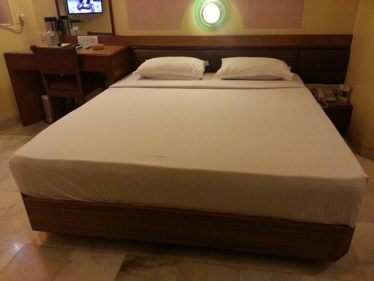 Hotel Ashray International, Sion - Near Bkc 뭄바이 외부 사진
