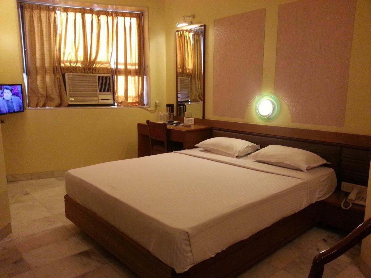 Hotel Ashray International, Sion - Near Bkc 뭄바이 외부 사진
