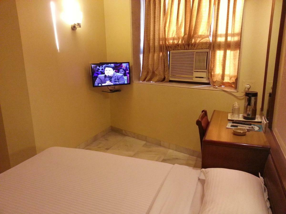 Hotel Ashray International, Sion - Near Bkc 뭄바이 외부 사진